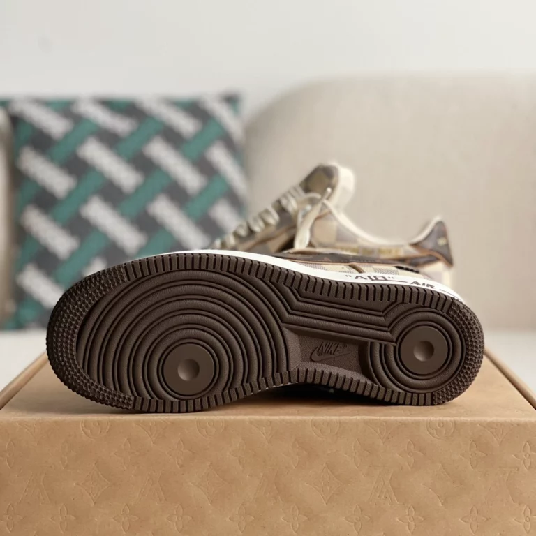 Louis Vuitton x Nike Air Force 1 Low 'Damier Canvas' - Image 14